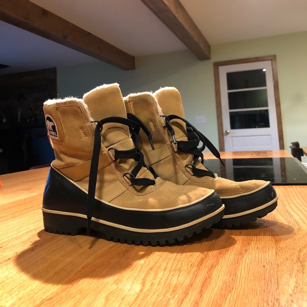 Sorel Women’s Tivoli II Suede Boot
